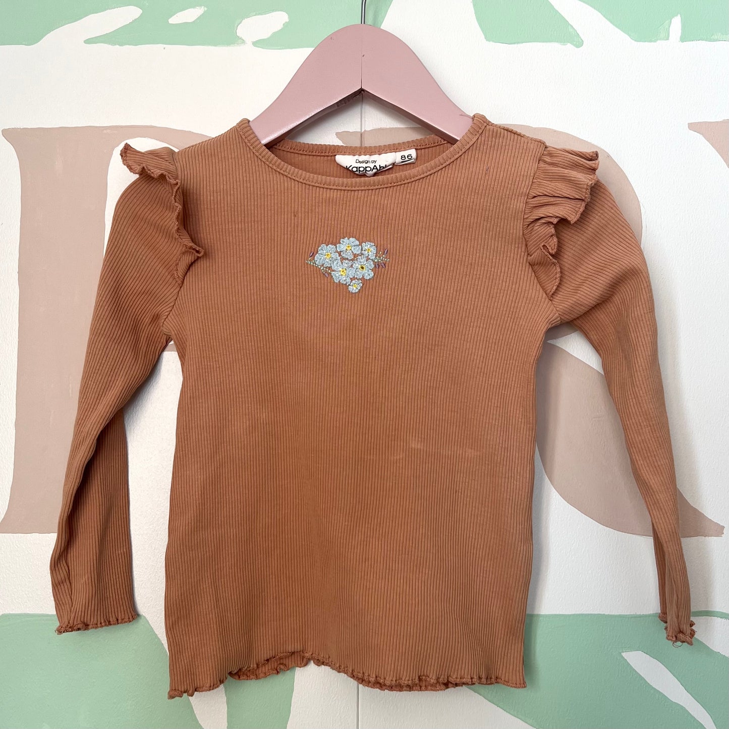 Broderte bruktfunn: Genser
