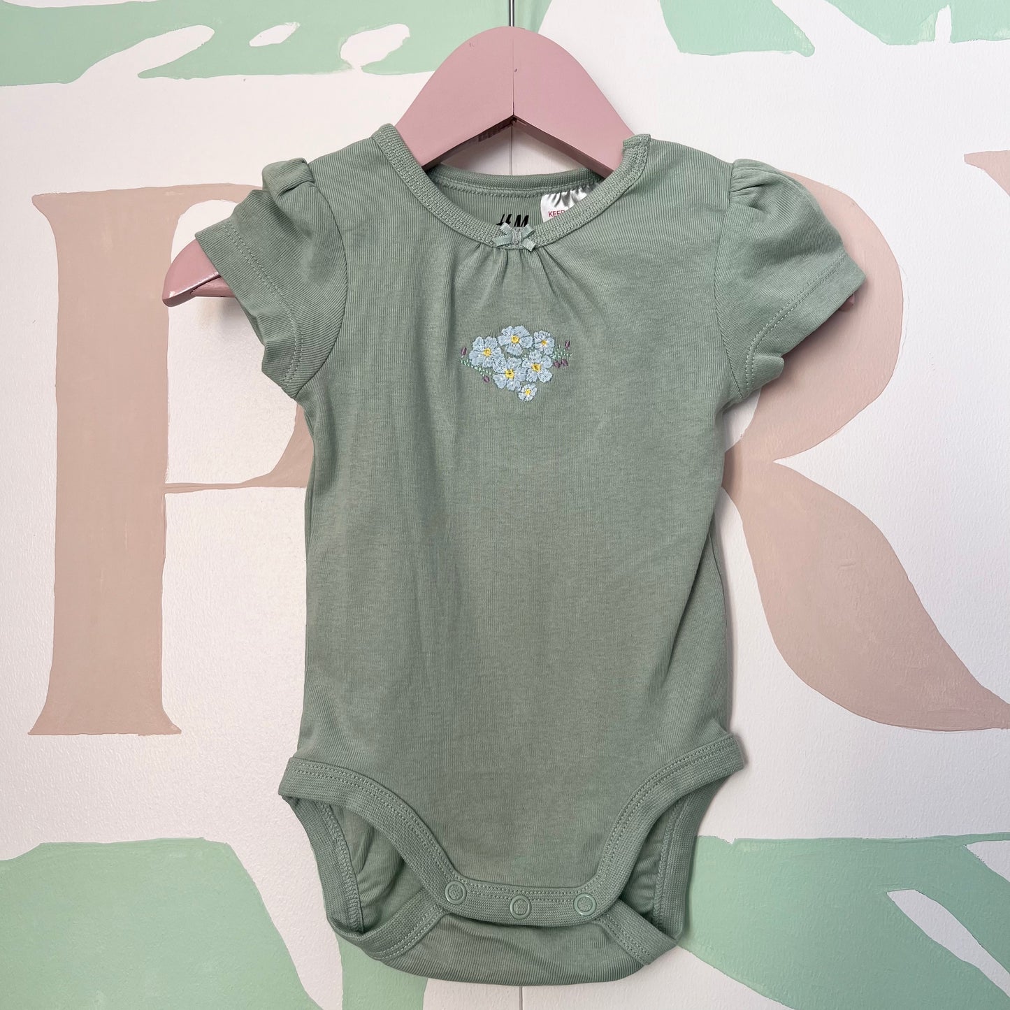 Broderte bruktfunn: forglemmegeibody