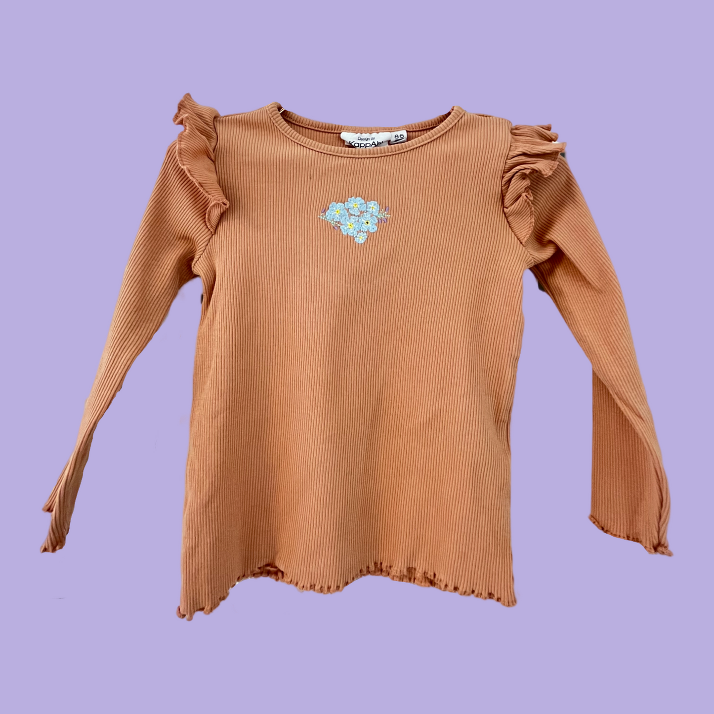 Broderte bruktfunn: Genser